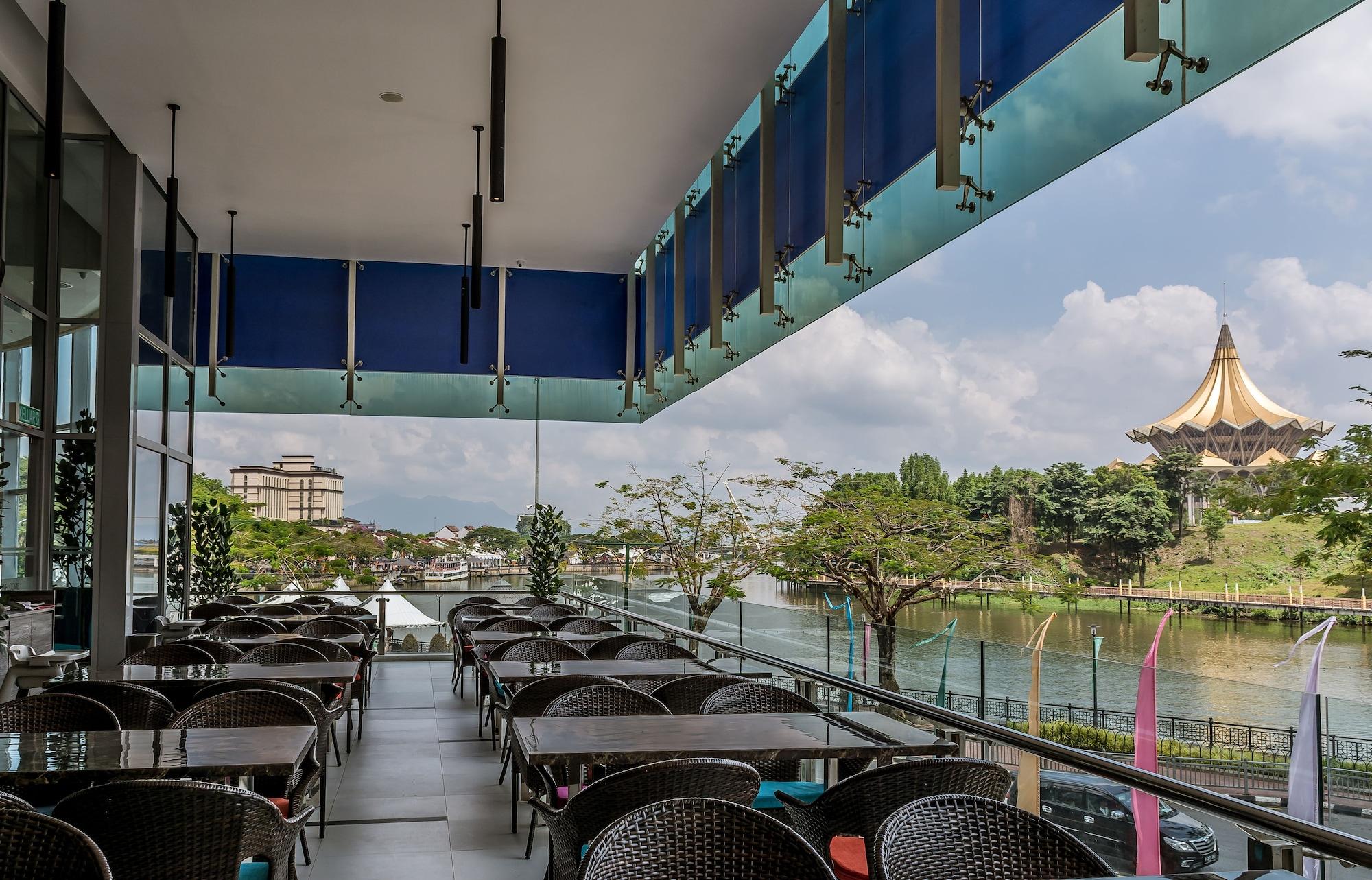 Astana Wing - Riverside Majestic Hotel Kuching Exterior photo