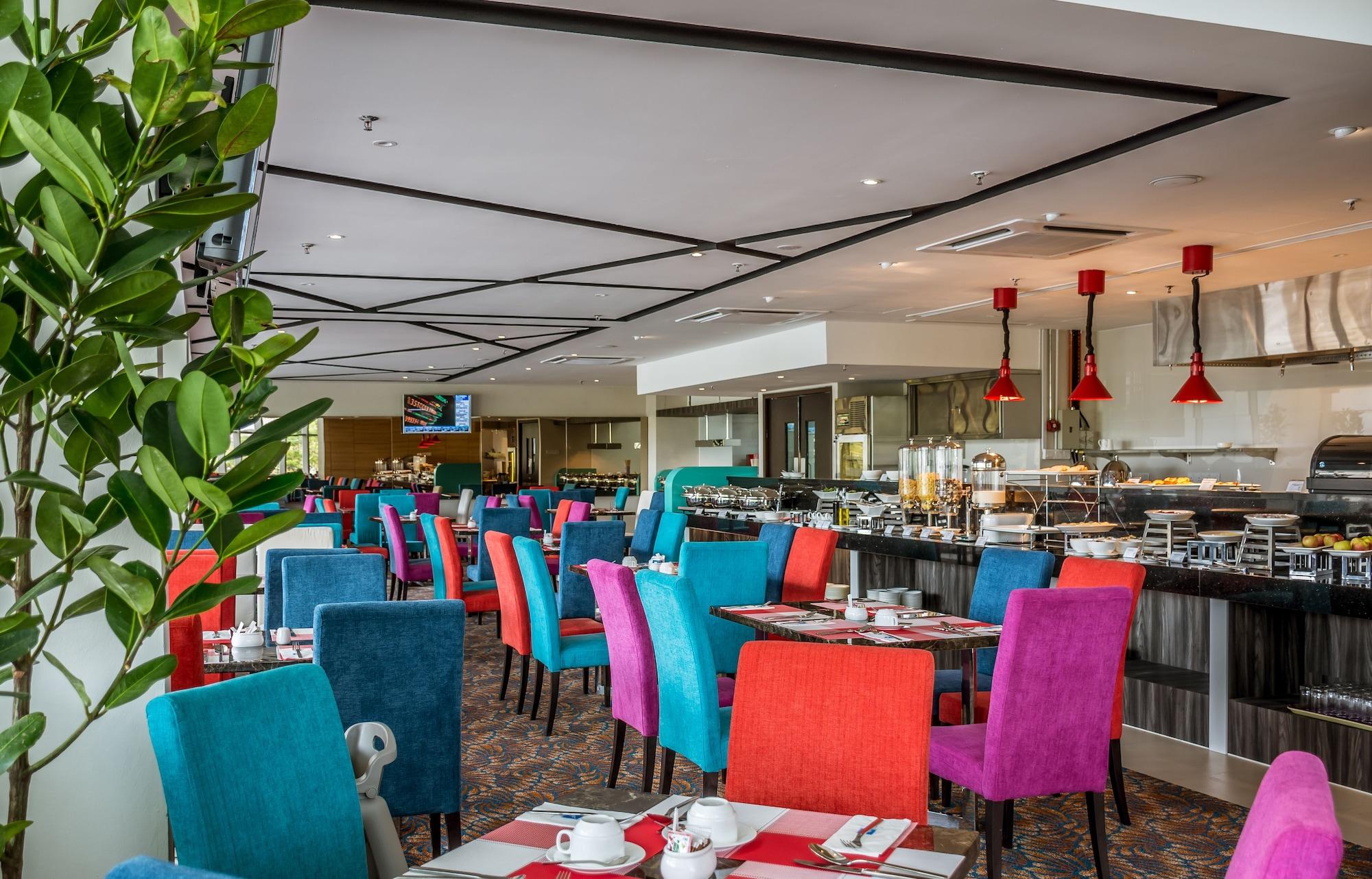 Astana Wing - Riverside Majestic Hotel Kuching Exterior photo