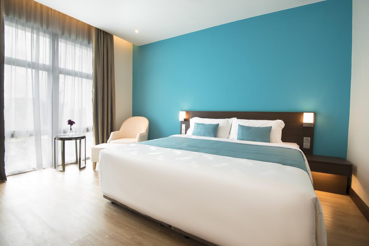 Astana Wing - Riverside Majestic Hotel Kuching Exterior photo